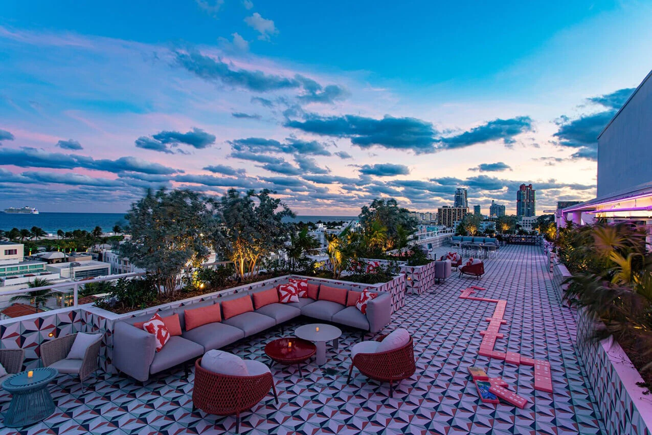 MOXY HOTEL – MIAMI