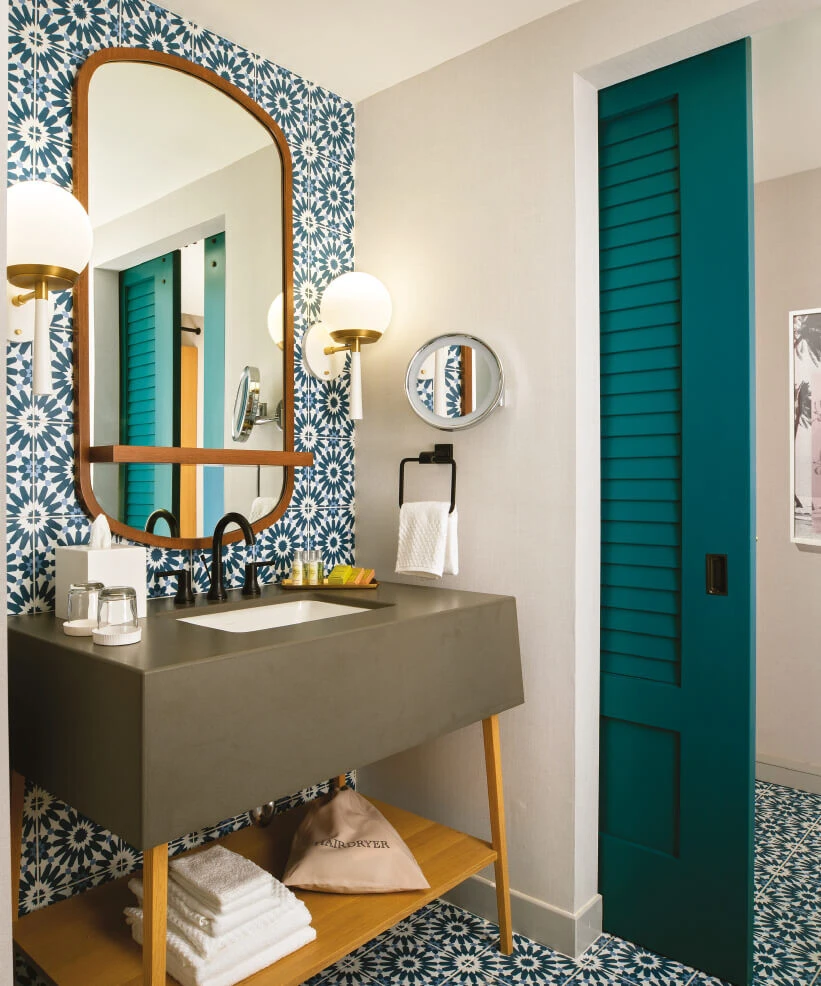 Tapestry Hotel – Custom 20×20 – EEUU